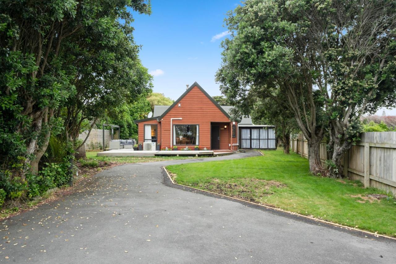 Wharerata - Otaki Beach Holiday Home Экстерьер фото