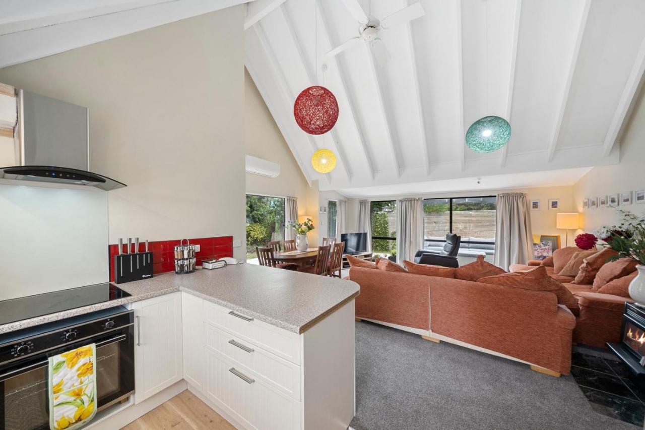 Wharerata - Otaki Beach Holiday Home Экстерьер фото