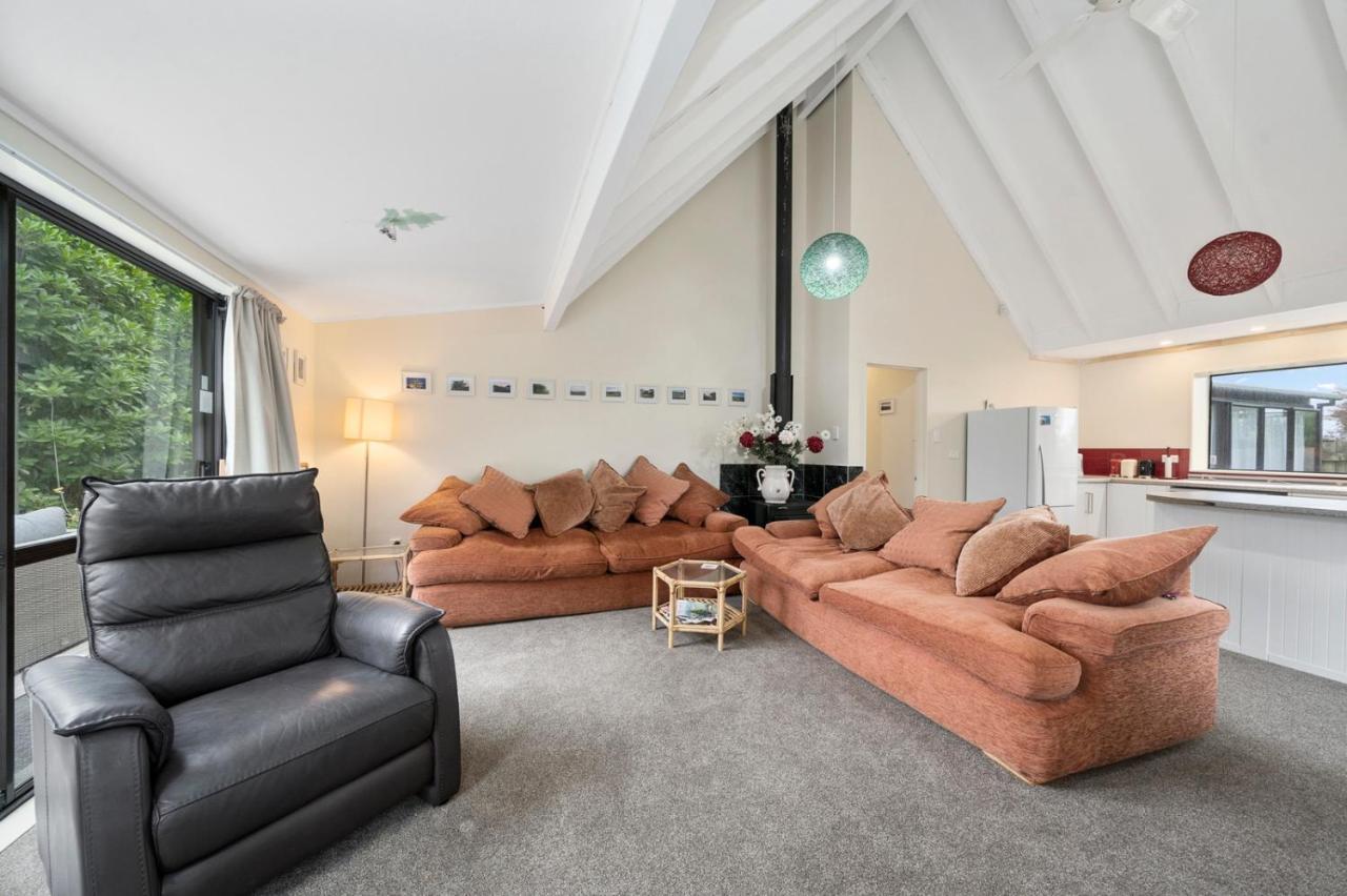 Wharerata - Otaki Beach Holiday Home Экстерьер фото