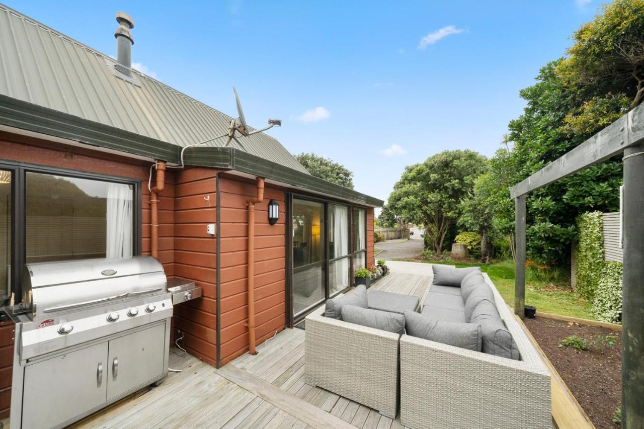 Wharerata - Otaki Beach Holiday Home Экстерьер фото